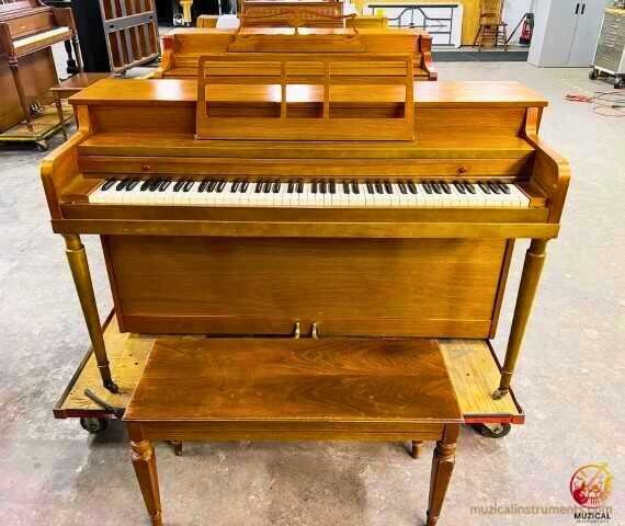 Spinet Piano