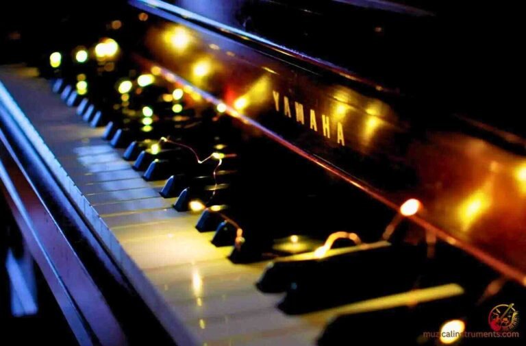 What Is a Spinet Piano