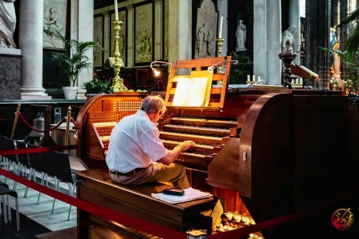 Playing Organ