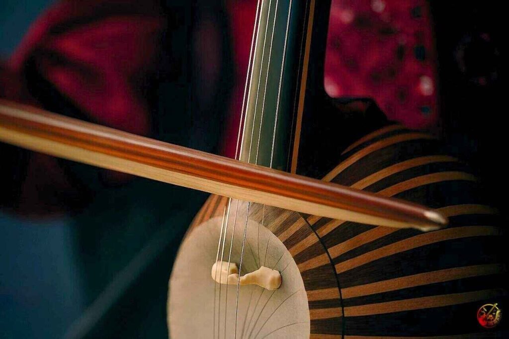 Playing Low Notes on Kamancheh