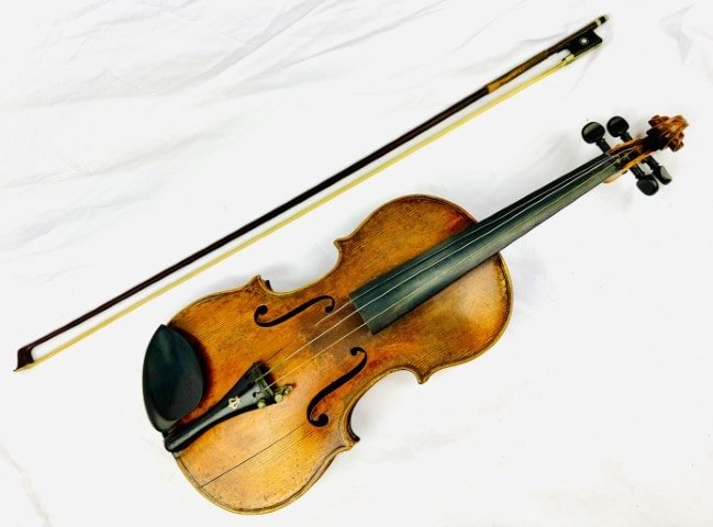 Vintage Carlo Robelli Violin